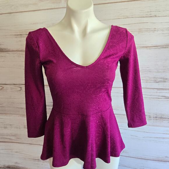 Forever 21 Maroon V Neck 3/4 Sleeve Peplum Shirt 00's Sz Small - Picture 1 of 6